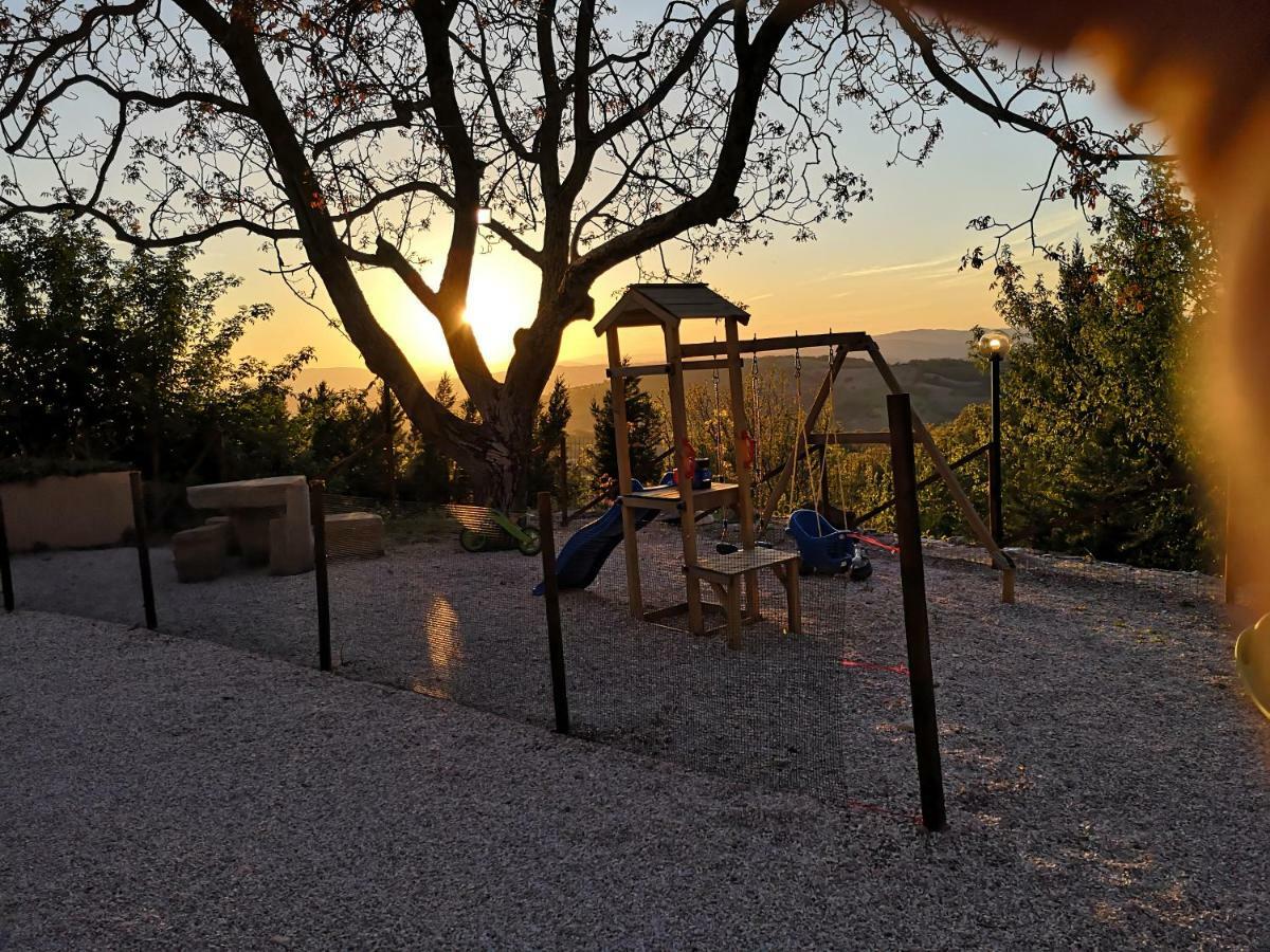 アッシジ Agriturismo Il Nocetoヴィラ エクステリア 写真